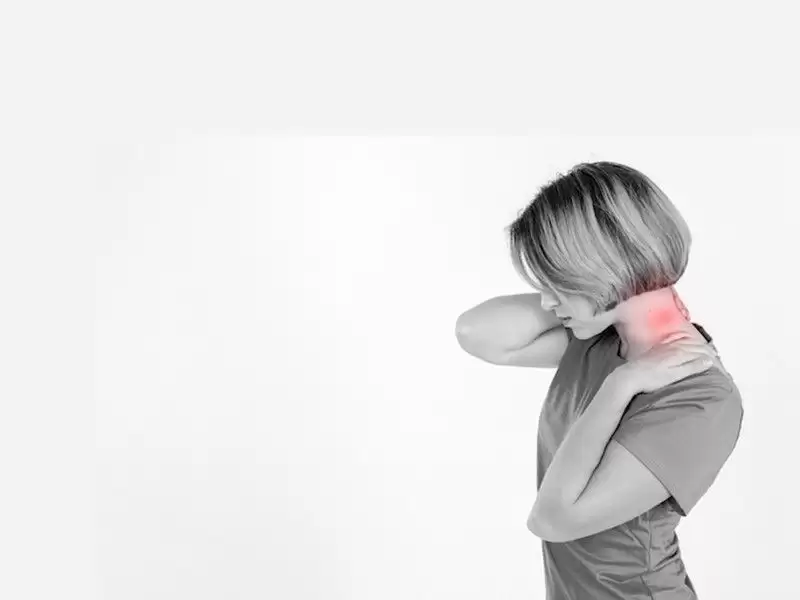 boyun-fitigi-ameliyati-ile-ilgili-bilinmesi-gerekenler