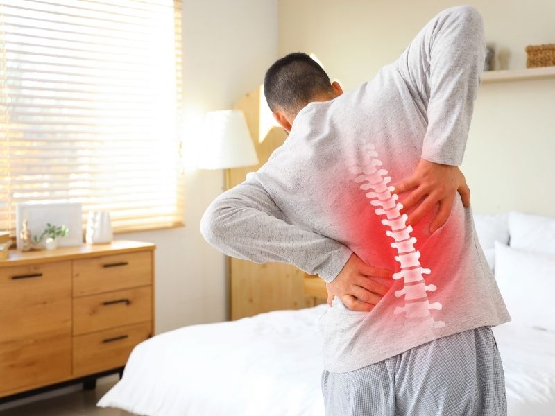 omurilik-agrisi-neden-olur